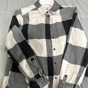 Women/girls H & M checkered long sleeve flannel size XS